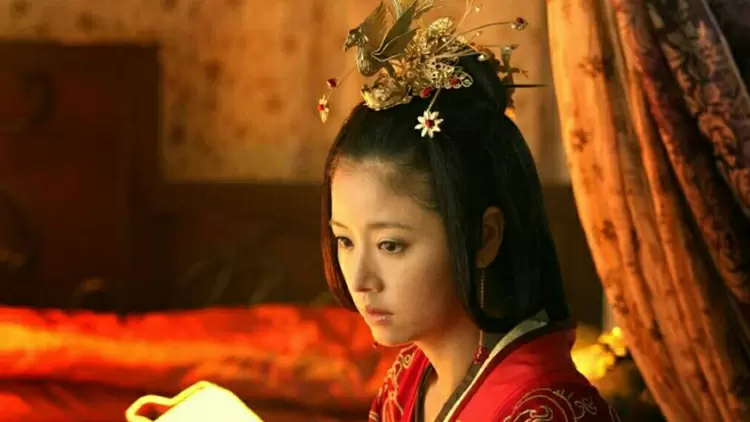 Beauty's Rival in Palace - Dou Yi Fang