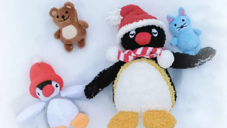 It's snowing! What game do you want to play with your friends?