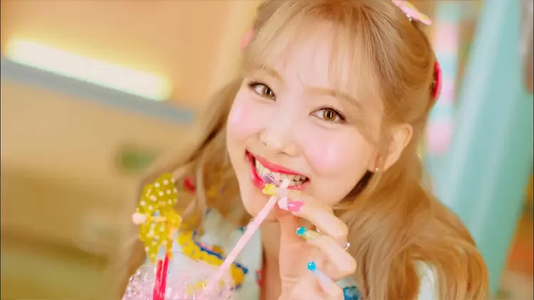 Nayeon -Twice