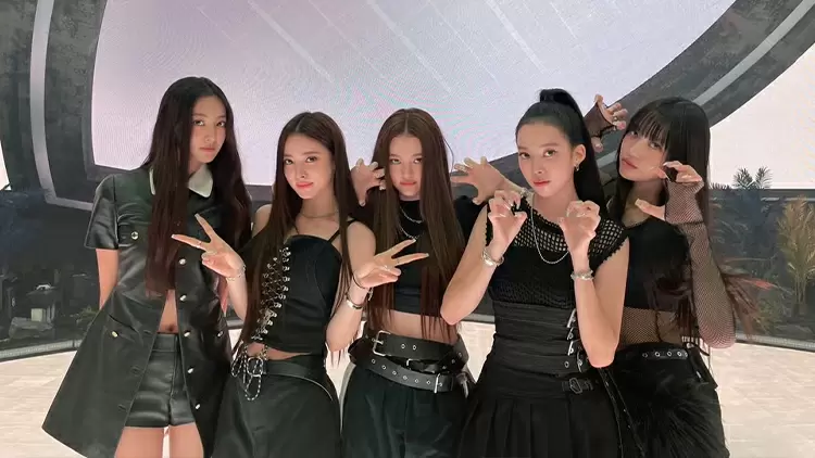 At MEOVV's fan meeting, if I had the chance to interact with the members on stage, I would most want to:  