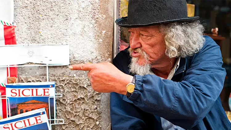 When you give someone directions to your house, what are you most likely to tell them?