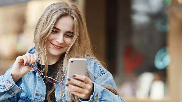 Who do you message when you see a funny meme or joke?