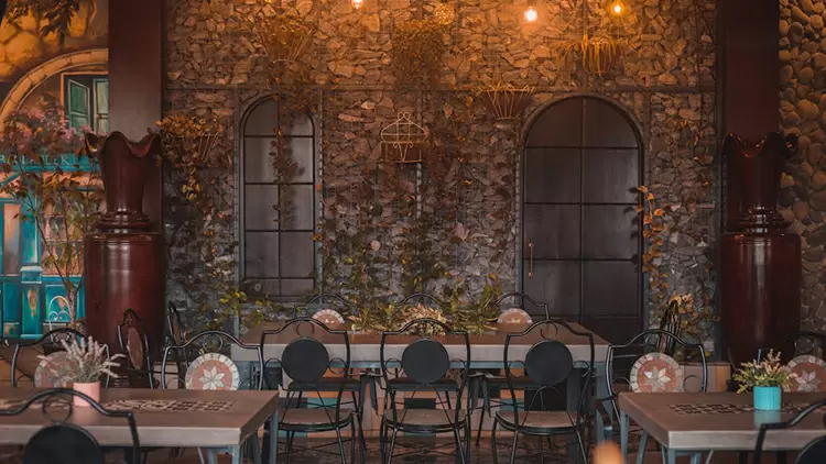 Walking into a plant-themed café, you would choose: