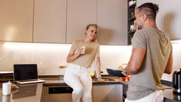 How easy is it for you to show your vulnerable and insecure side to your lover?