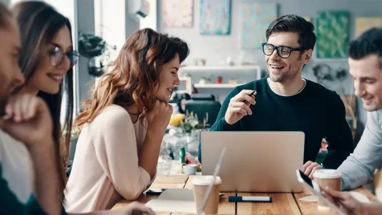 I tend to keep silent in group discussions.