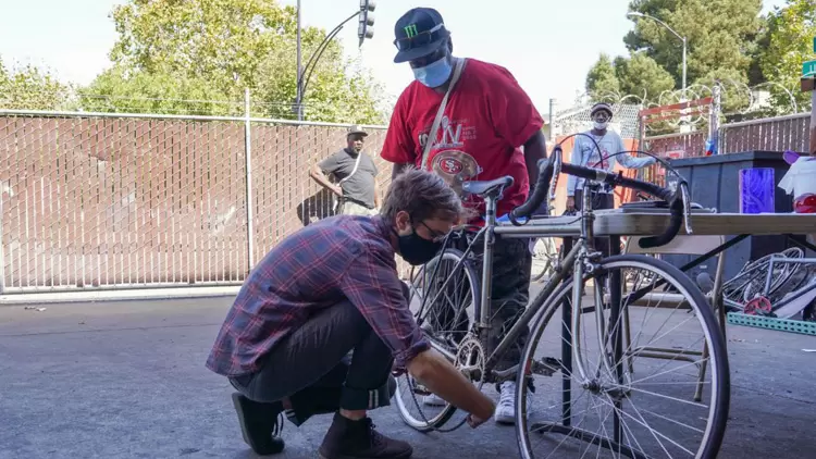 I hate repairing bicycles and electrical appliances.