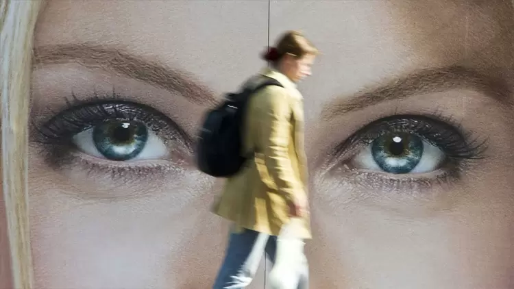 How do you feel when people are watching you do something?